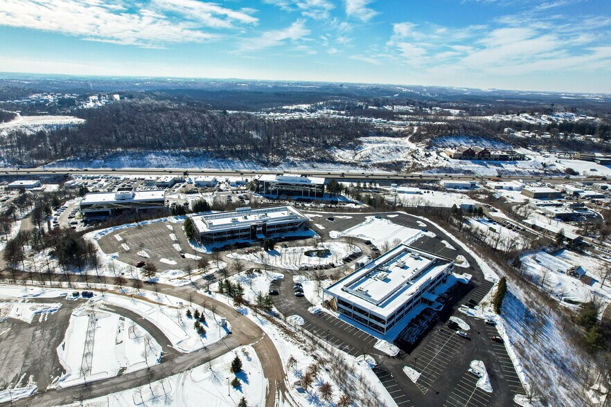 7 Center Ave, Pittsburgh, PA à vendre - Photo du bâtiment - Image 2 de 3