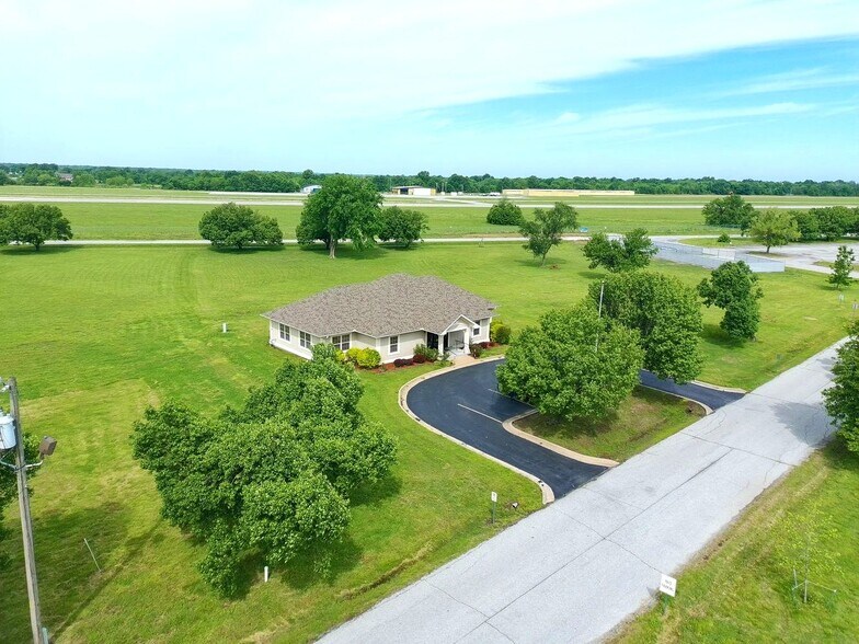 2400 Industrial Pky, Miami, OK for sale - Building Photo - Image 2 of 2