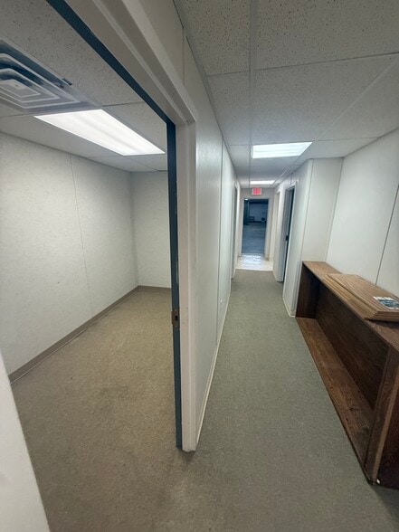5538 Maccorkle Ave SE, Charleston, WV for lease - Building Photo - Image 3 of 11