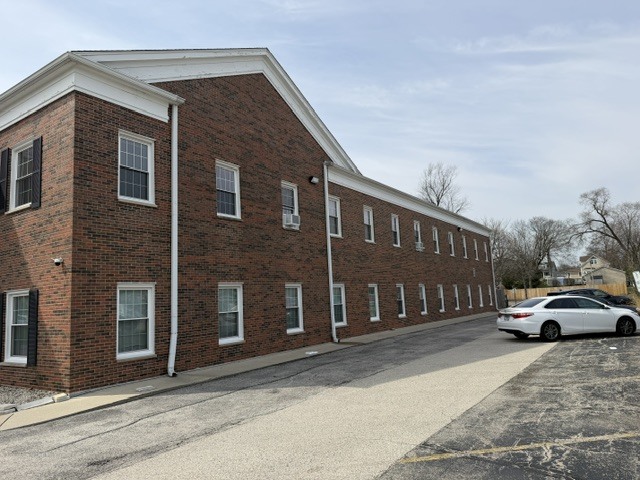 1114 N Arlington Heights Rd, Arlington Heights, IL for lease - Building Photo - Image 2 of 30