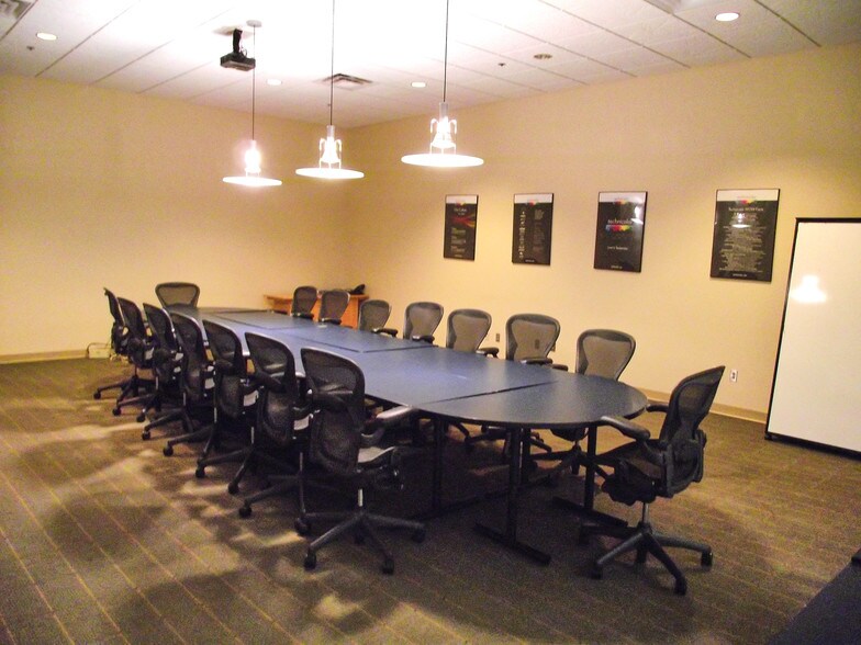 101 W 103rd St, Indianapolis, IN à louer - Autre - Image 2 de 4