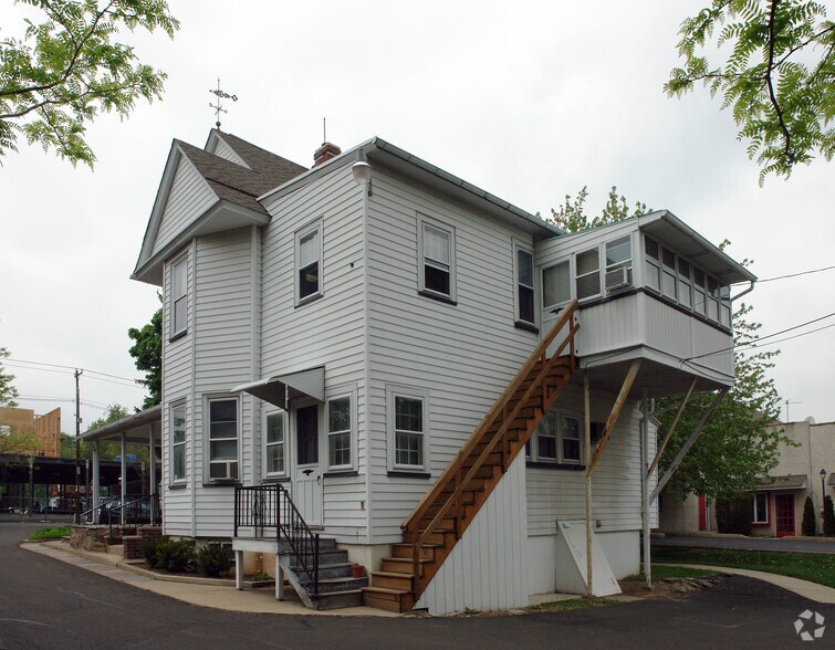 279 S Main St, Doylestown, PA for lease - Building Photo - Image 2 of 5
