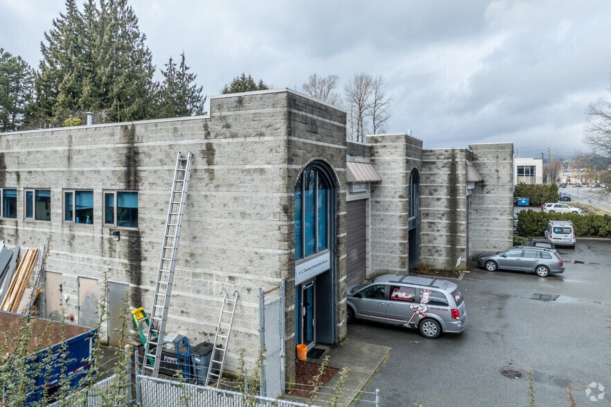 1921 Broadway St, Port Coquitlam, BC for lease - Primary Photo - Image 1 of 2