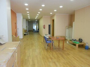 Retail in Manresa, Barcelona for lease Interior Photo- Image 2 of 9
