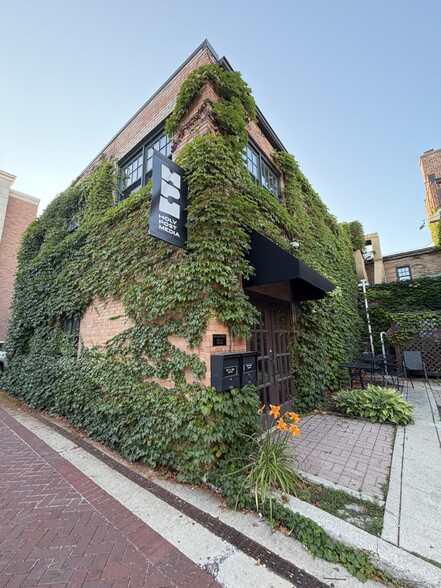120 N Hale St, Wheaton, IL for sale - Building Photo - Image 3 of 25