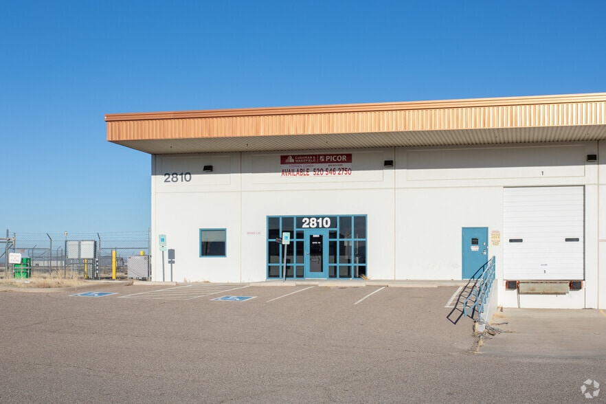 2810 E Airport Dr, Tucson, AZ for lease - Building Photo - Image 3 of 6