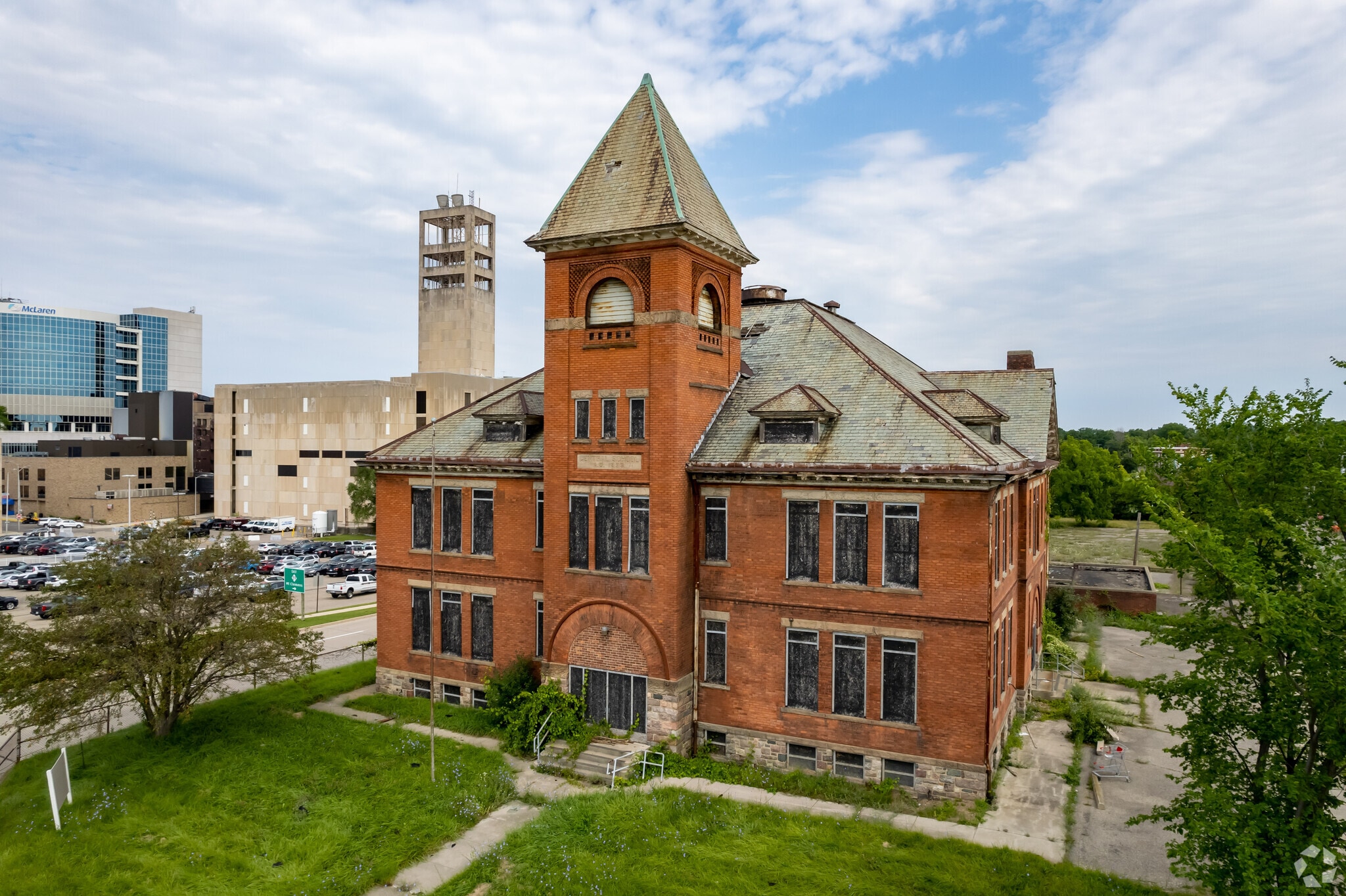 47700 Woodward Ave, Pontiac, MI à louer Photo du bâtiment- Image 1 de 8