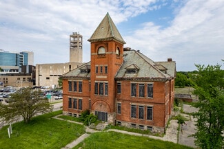 Plus de détails pour 47700 Woodward Ave, Pontiac, MI - Bureau à louer