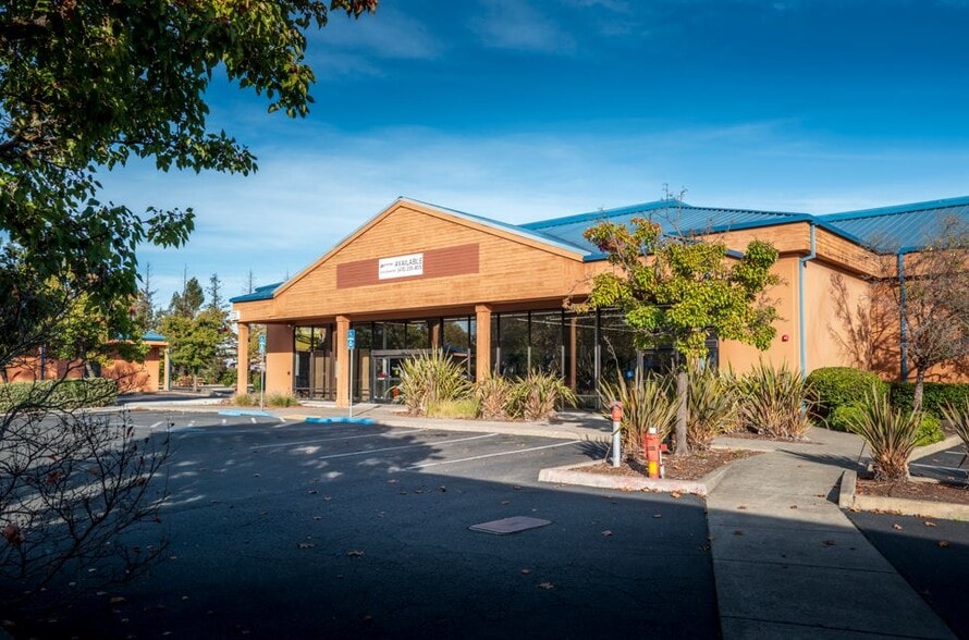 2720 Santa Rosa Ave, Santa Rosa, CA for lease - Building Photo - Image 2 of 7