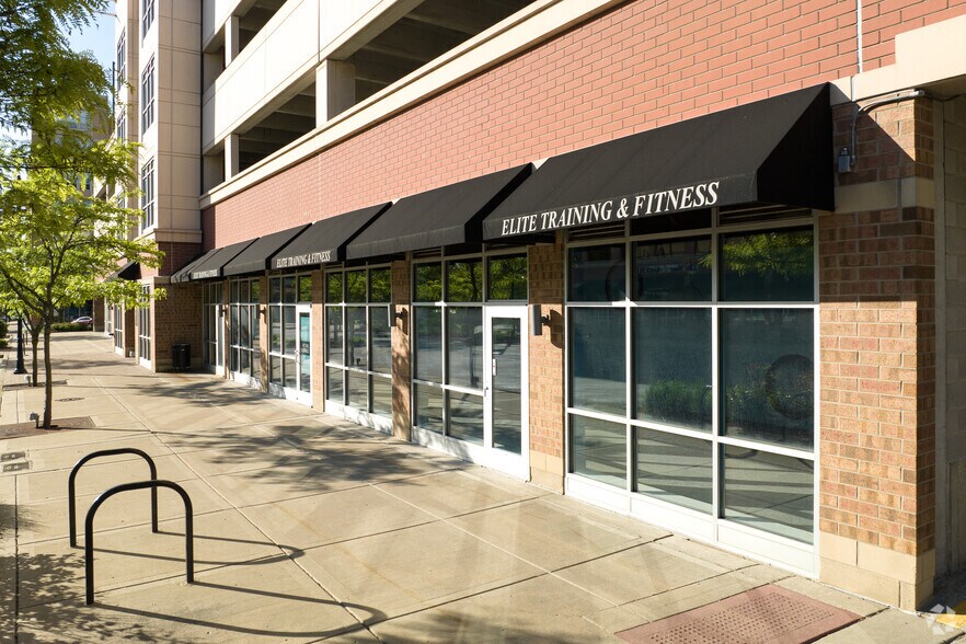 1518 Market St, Des Plaines, IL à louer - Photo du bâtiment - Image 3 de 31