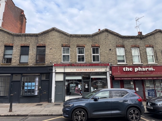 150 Fleet Rd, London for lease - Building Photo - Image 1 of 5