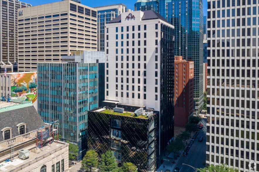 142 E Ontario St, Chicago, IL à louer - Photo du bâtiment - Image 3 de 11