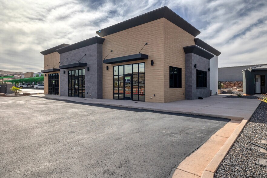 147 Washington Pkwy, Washington, UT à louer - Photo du bâtiment - Image 2 de 9