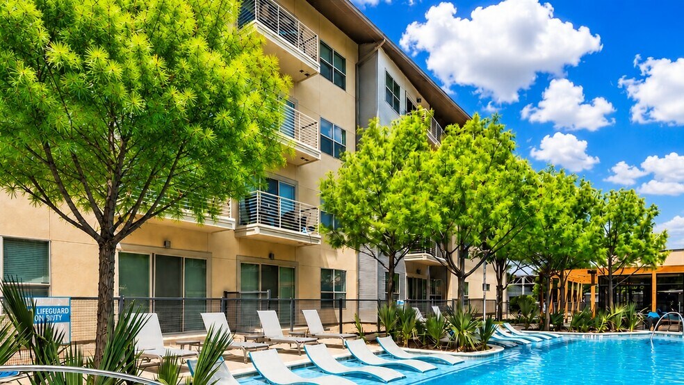 660 Yorktown St, Dallas, TX à vendre - Photo du bâtiment - Image 1 de 33