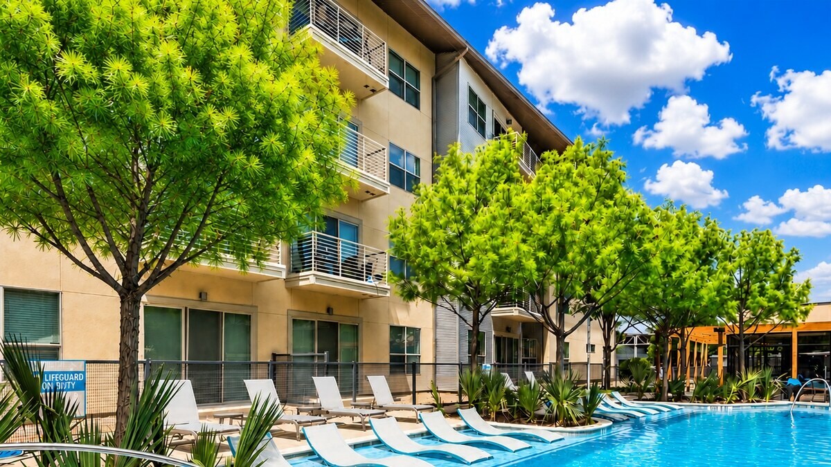 660 Yorktown St, Dallas, TX à vendre Photo du bâtiment- Image 1 de 34