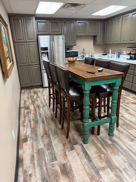 502 N Big Spring St, Midland, TX à vendre - Photo du bâtiment - Image 3 de 6