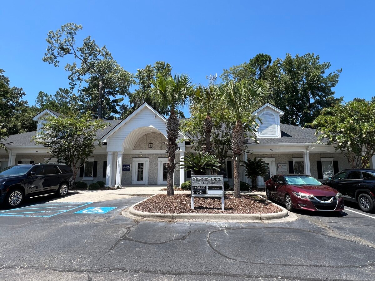 29 Plantation Park Dr, Bluffton, SC 29910 - Unit 701 - - Interior Photo - Image 2 of 20