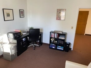 222 Mckee St, Manchester, CT for lease Interior Photo- Image 2 of 6