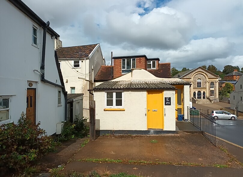 48 High St, Crediton à vendre - Photo du bâtiment - Image 2 de 3