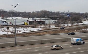 240 Maryland Ave E, Saint Paul, MN for lease Interior Photo- Image 1 of 20