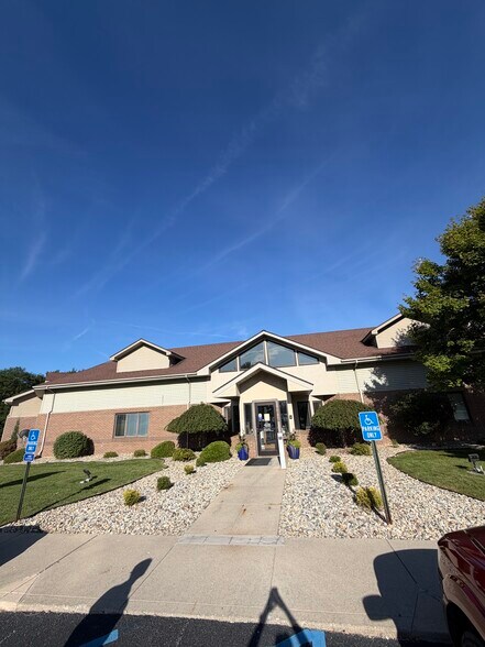 2860 Northpark Ave, Huntington, IN à vendre - Photo du bâtiment - Image 2 de 11