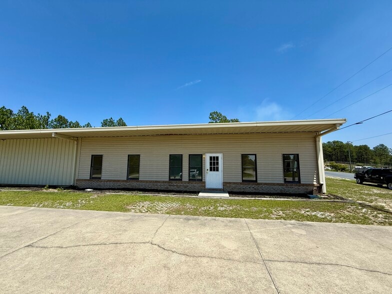 11815 US 15-501 Unit C Hwy, Aberdeen, NC à louer - Photo du bâtiment - Image 1 de 17