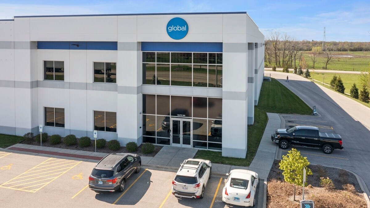 27W501 North Ave, West Chicago, IL for lease Primary Photo- Image 1 of 10