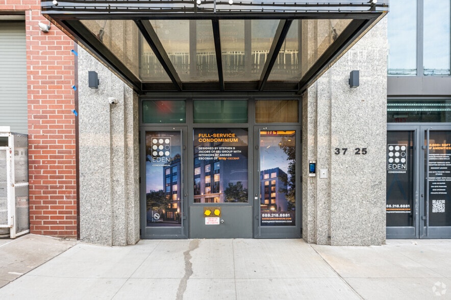 37-29 31st St, Long Island City, NY à louer - Photo du bâtiment - Image 2 de 3