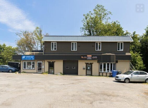 Plus de détails pour 413 Av Saint-Charles, Vaudreuil-dorion, QC - Commerce de détail à vendre