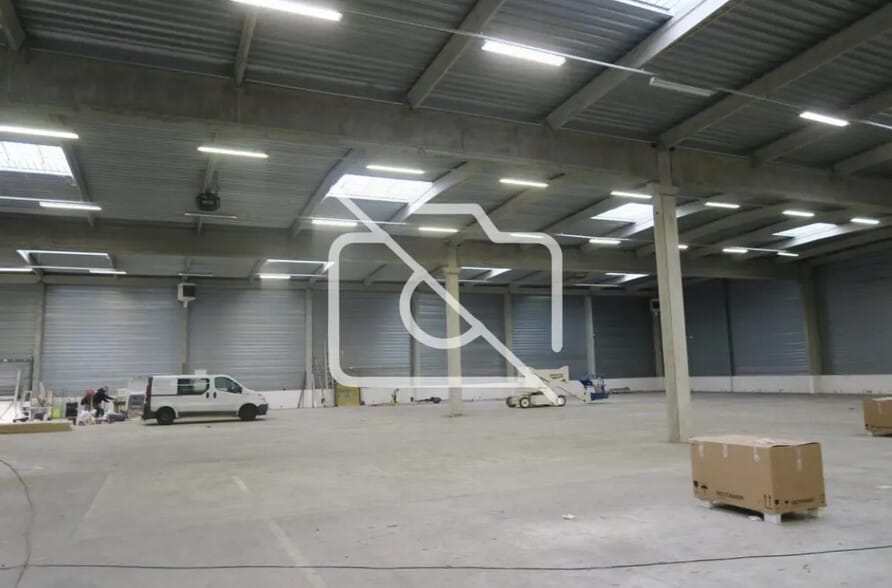 Industriel dans Lisses à louer - Photo intérieure - Image 2 de 4