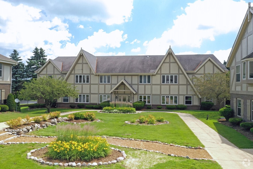 11512 N Port Washington Rd, Mequon, WI for lease - Building Photo - Image 3 of 5