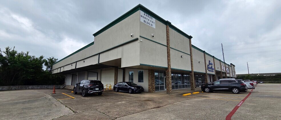 22820 Interstate 45, Spring, TX à louer - Photo du bâtiment - Image 2 de 12