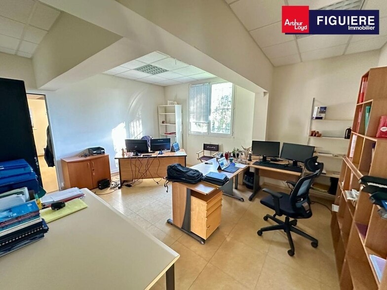 801 Avenue De L'Europe, Saint-Cannat for lease - Interior Photo - Image 2 of 9