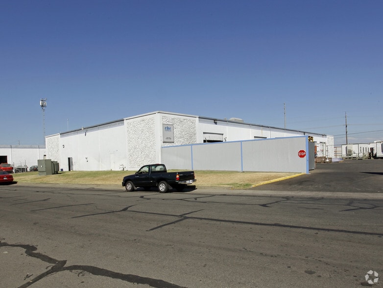 6161 27th St, Sacramento, CA for lease - Building Photo - Image 2 of 3