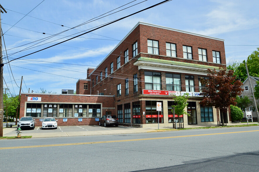 912 Main St, Stroudsburg, PA à louer - Photo du bâtiment - Image 1 de 6