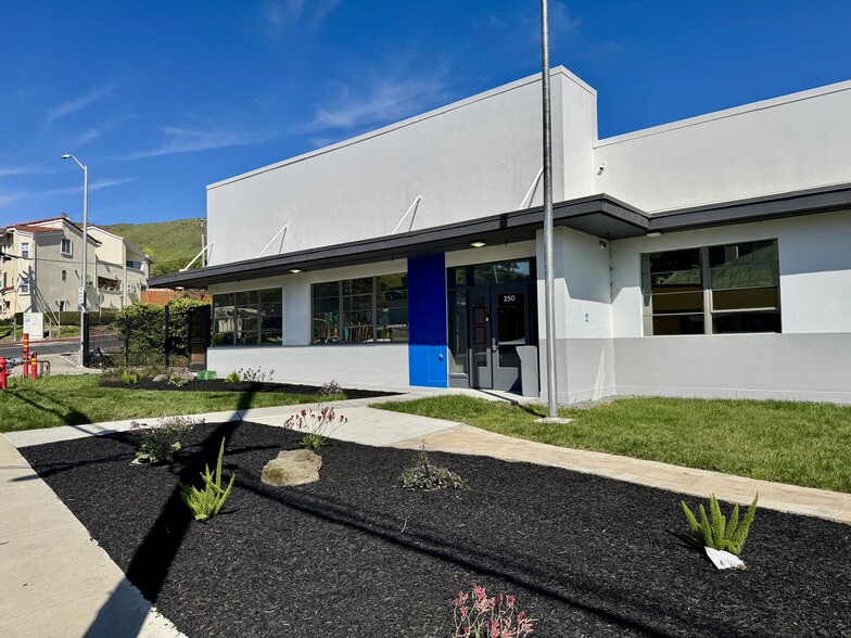 250 Hillside Blvd, South San Francisco, CA for lease - Building Photo - Image 2 of 16
