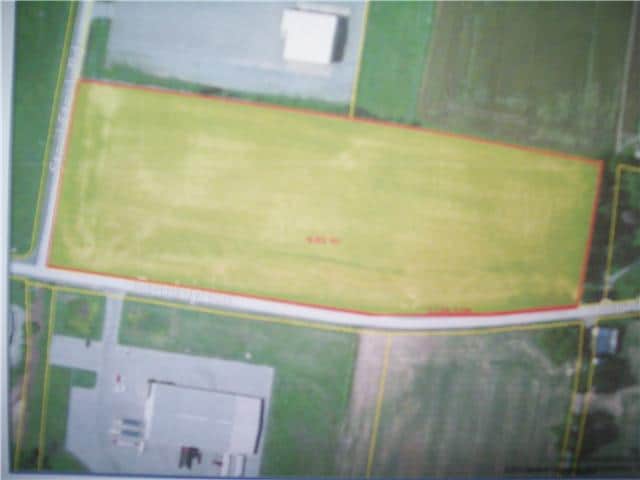 Dunlop Ln, Clarksville, TN à vendre - Photo du bâtiment - Image 2 de 2