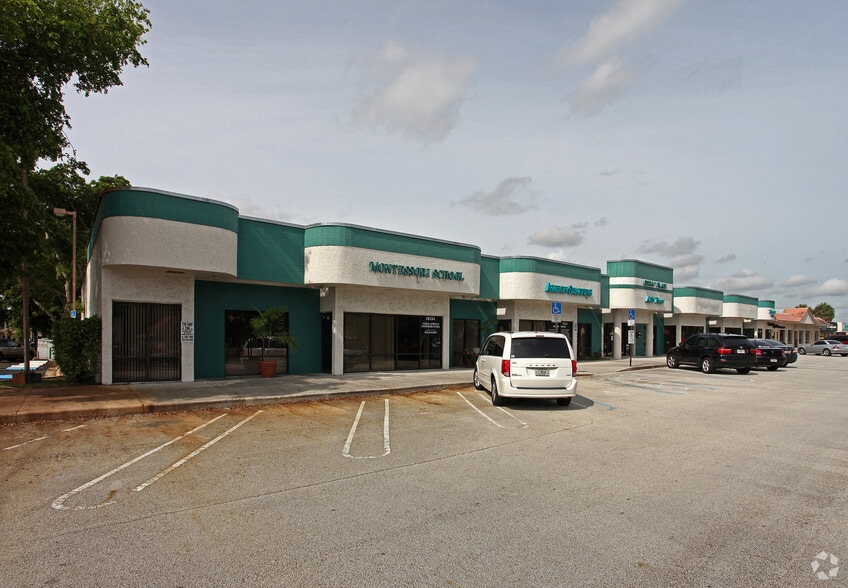 10150-10180 W Sample Rd, Pompano Beach, FL à louer - Photo du bâtiment - Image 2 de 4