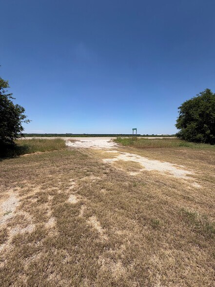 2702 County Road 531, Hondo, TX for sale - Building Photo - Image 3 of 5