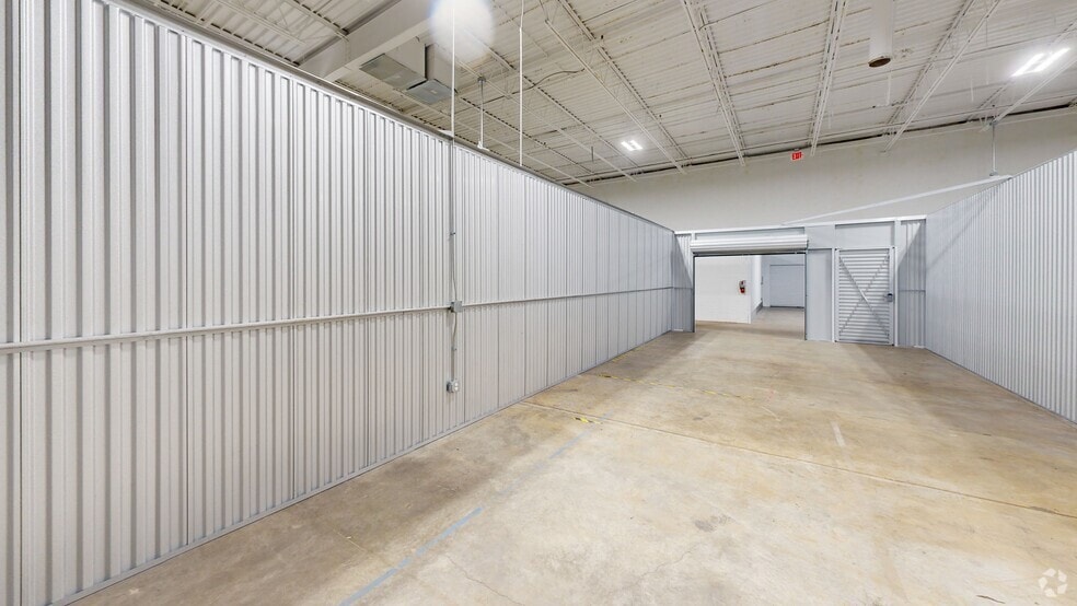 900 Pressley Rd, Charlotte, NC for lease - Matterport 3D Scan - Image 2 of 25