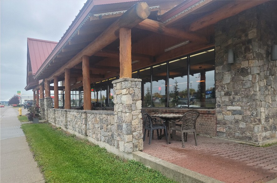 414 Carmichael Ln, Hinton, AB à vendre - Photo principale - Image 1 de 1