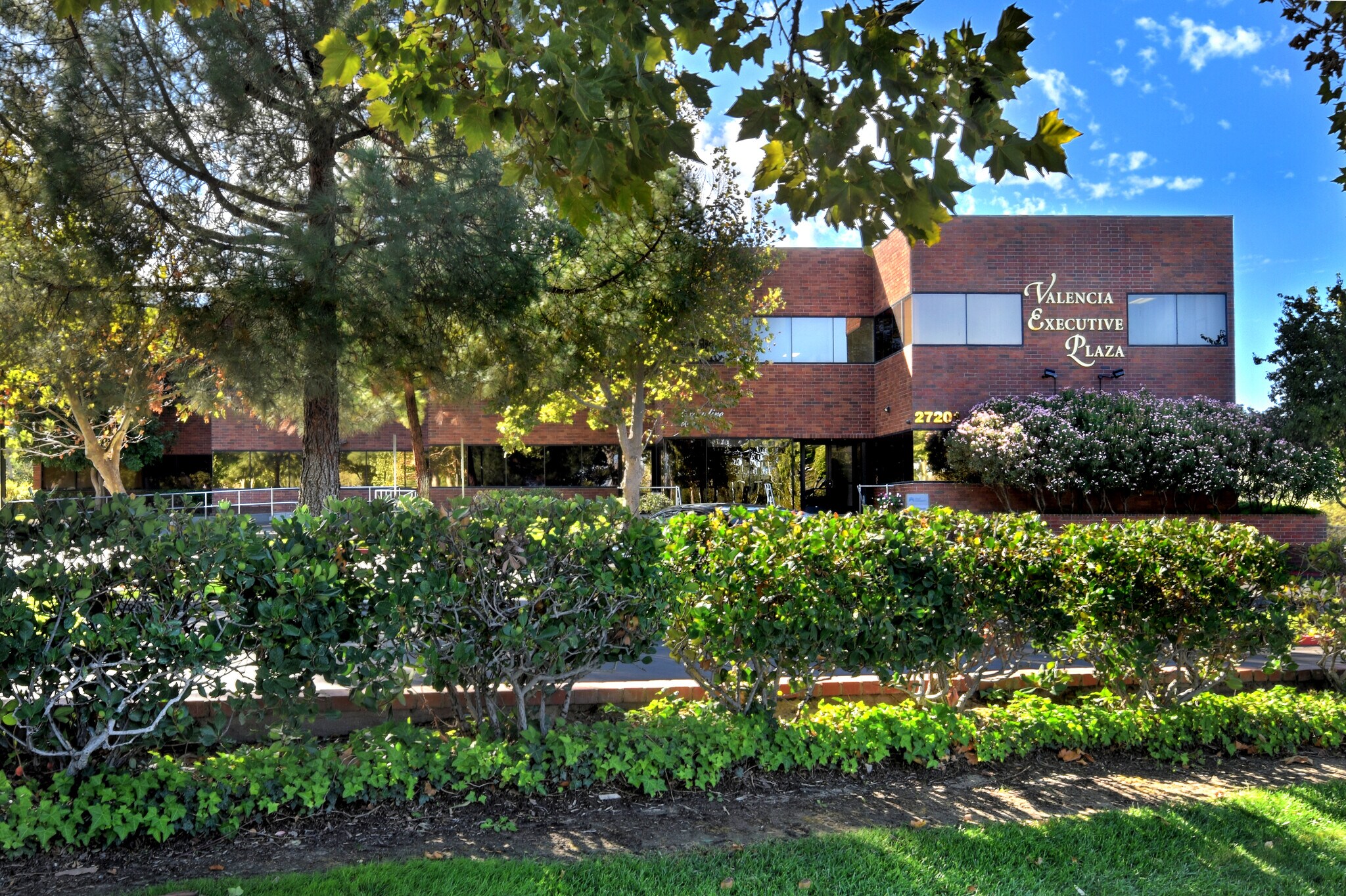 27201 Tourney Rd, Valencia, CA for lease Building Photo- Image 1 of 8