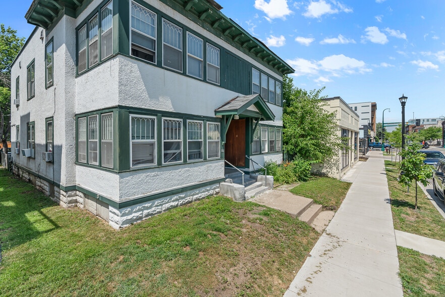 3012 Bryant Ave S, Minneapolis, MN à vendre - Photo du bâtiment - Image 3 de 28