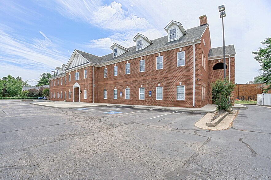 10310 Memory Ln, Chesterfield, VA à vendre - Photo du bâtiment - Image 3 de 6