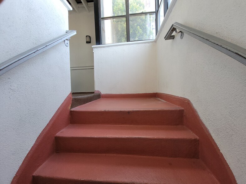 539 E Garvey Ave, Monterey Park, CA à louer - Photo du bâtiment - Image 3 de 11