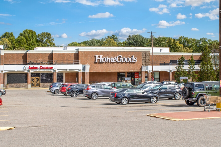 2755 W Market St, Fairlawn, OH for lease - Building Photo - Image 3 of 5