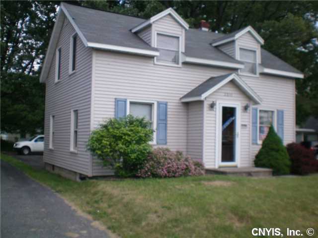 2310 Brewerton Rd, Syracuse, NY à vendre - Photo principale - Image 1 de 1