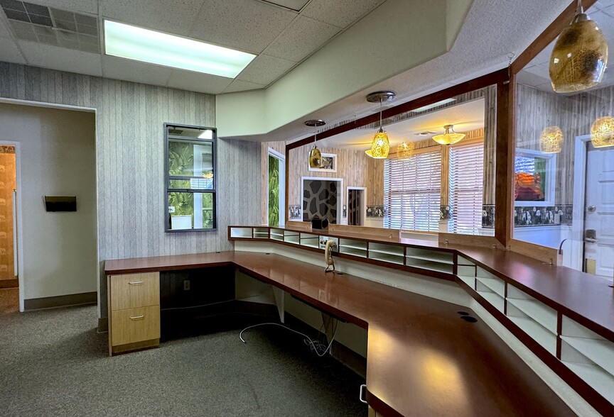 6323 N Fresno St, Fresno, CA à louer - Photo intérieure - Image 2 de 7