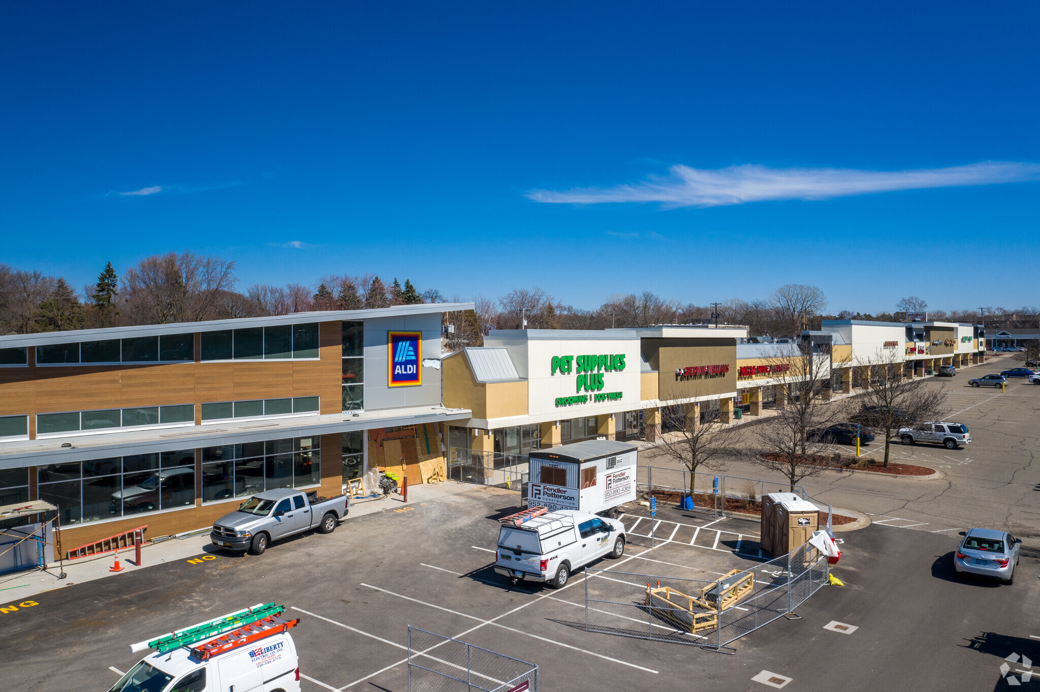 1121-1215 W Larpenteur Ave, Roseville, MN for sale Building Photo- Image 1 of 1