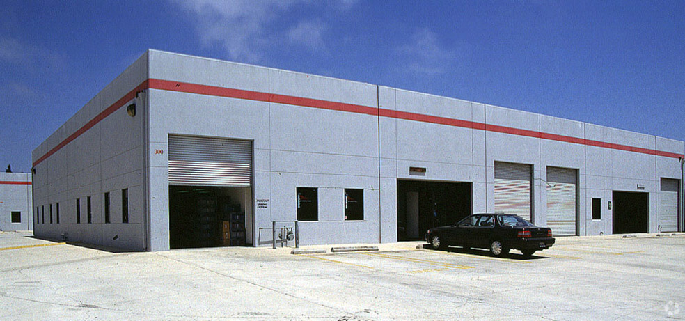 4025 Spencer St, Torrance, CA for lease - Primary Photo - Image 1 of 3